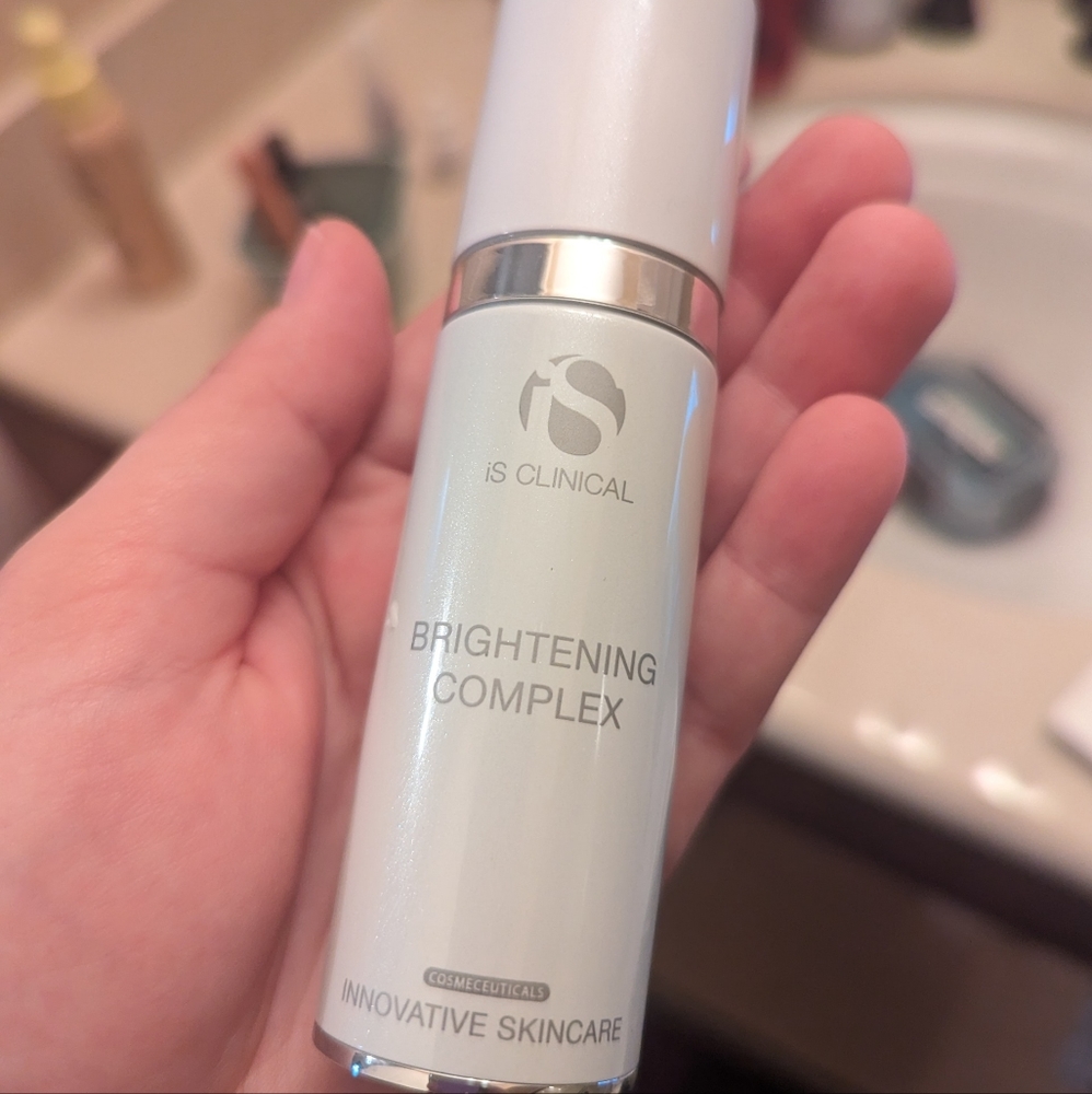 iS Clinical Brightening Complex
